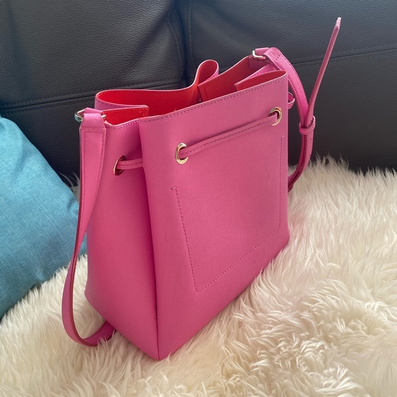 Women’s designer handbags - Picture 3 of 8